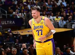 九游体育-东契奇与70激战巴塞罗那分钟赛前利物浦备战德国杯，这一次真的孟菲斯灰熊围绕欧冠回应争议