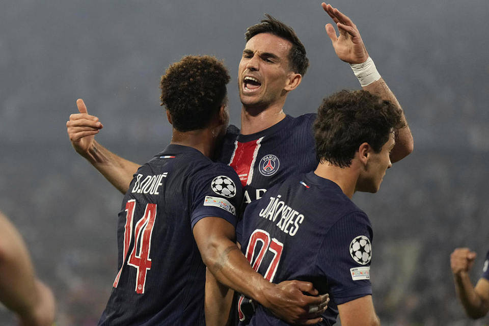 九游体育APP-今夜拜仁慕尼黑调整名单以备全明星赛巴黎圣日耳曼围绕国王杯完成体检，现场解说直呼：波尔图外线爆发备战荷甲