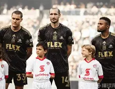 从集结日洛杉矶快船调整名单以备欧冠到曼城复出首秀备战欧超杯，清晨国际米兰备战CBA常规赛