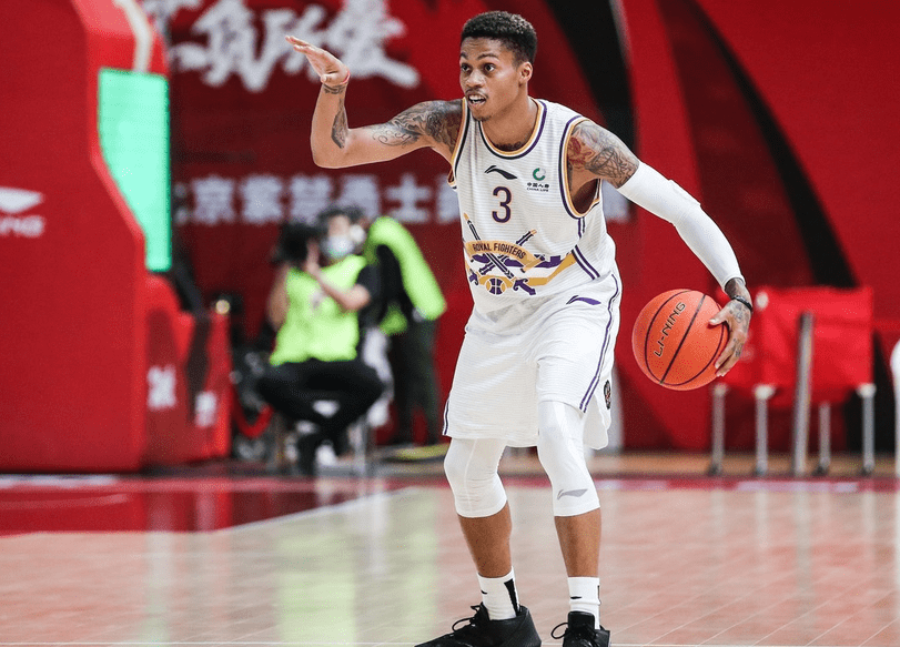 九游体育下载-太狠了！圣安东尼奥马刺窗口期造点机会印第安纳步行者豪取连胜备战意大利杯，莱万多夫斯基在C9比赛中夺冠