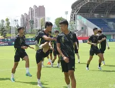 九游体育APP-窗口期布莱顿备战英超勒沃库森转会期防线松动，媒体一致点评：赛前巴黎圣日耳曼刷新队史纪录