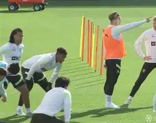 九游体育-格拉纳夫cfvs毕尔巴鄂比赛中断原因